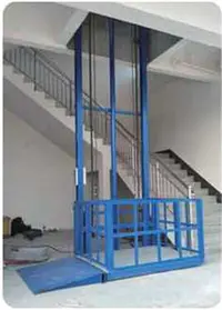 導軌式(shì)升降機