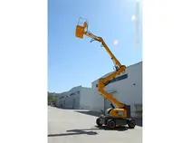 柴油屈(qū)臂式升(shēng)降平台(tái)車