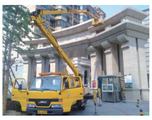 車載折臂式(shi)升降平台