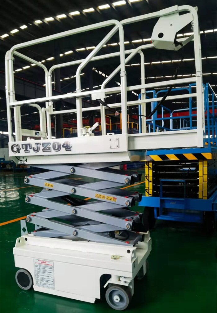 迷你自行(hang)走剪叉式升降(jiàng)機7