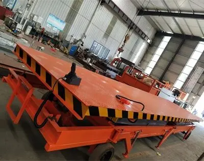 剪叉(cha)式裝卸貨升(sheng)降平台